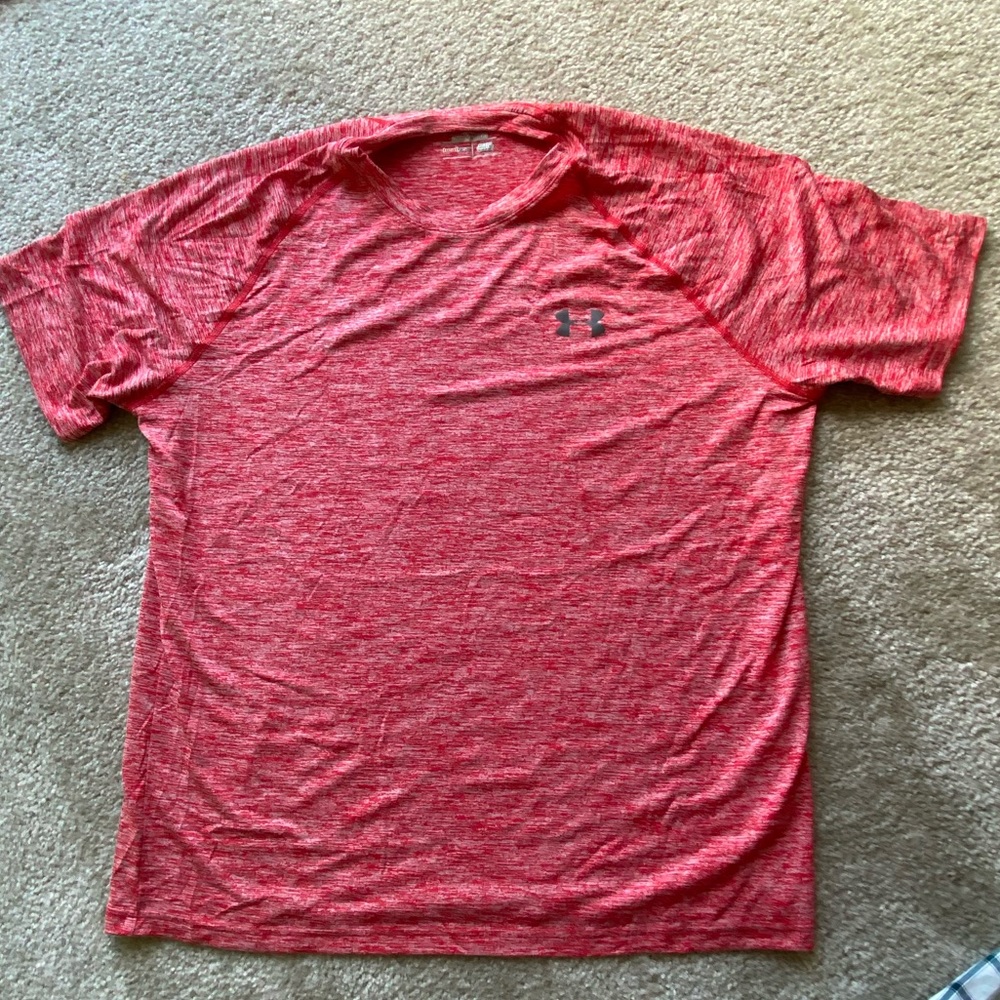 Under Armour T-shirt
